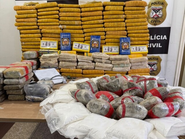 Polícia Civil apreende mais de 240 kg de drogas após tiroteio e fuga de criminosos