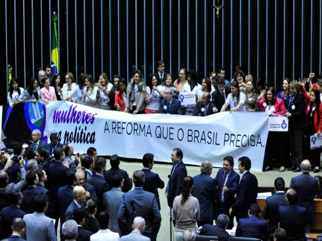 A barreira invisível: o abismo entre o voto feminino e o poder político em Rondônia